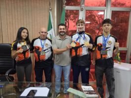 Atletas rondonenses são recebidos pelo prefeito após conquista de seis medalhas no Brasileiro de Karatê