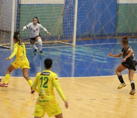 Municipal de Futsal feminino terá entrada solidária com arrecadação de leite nas finais